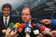 l presidente de la Junta de Castilla y León, Juan Vicente Herrera,acompañado del Presidente de Gestamp, Francisco Riberas-Ical