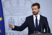 Pablo Casado, este miércoles en la sala de prensa de la Moncloa tras su reunión con Pedro Sánchez.-DAVID CASTRO