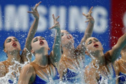 El equipo de Rusia, en el ejercicio que le ha dado el oro en Kazán.-Foto:   EFE / PATRICK B. KRAEMER