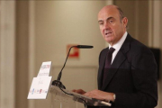 El ministro de Economía en funciones, Luis de Guindos, en una imagen de archivo.-AGUSTIN CATALAN