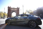 Un coche de Cabify en Barcelona.-EL PERIÓDICO