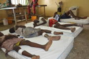 Heridos del último atentado de Boko Haram en la aldea de Maiduguri (Nigeria).-Foto: AP / JOSSY OLA