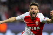 El portugués Bernardo Silva, nuevo jugador del Manchester City, celebra un gol anotado para el Mónaco.-AFP / VALERY HACHE