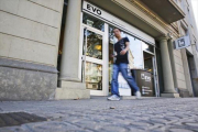 Oficina de Evo Banco en la plaza de Tetuan de Barcelona.-JOAN PUIG