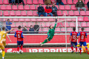 CD Numancia vs Badalona - MARIO TEJEDOR (57)