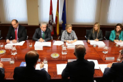 La vicepresidenta y consejera de Empleo, Rosa Valdeón, y el subsecretario de Empleo y Seguridad Social, Pedro Llorente, presiden la Comisión Territorial de la Inspección de Trabajo y Seguridad Social-Ical
