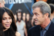 Mel Gibson y Oksana Grigorieva, en abril de 2009.-AFP / JEWEL SAMAD