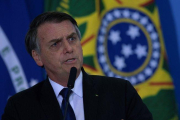 El presidente de Brasil, Jair Bolsonaro, en la firma del Decreto de la Nueva Reglamentacion del Uso de Armas y Municiones.-EFE