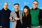 Jonny Lee Miller, Ewen Bremner, Anjela Nedyalkova y Danny Boyle, en la presentación en Berlín de 'T2 Trainspotting'.-AFP / TOBIAS SCHWARZ