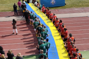 La bandera de Ucrania ayer en el partido del Ingenieros. HDS