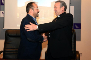 Luis Rey y Gerardo Melgar, en la firma del convenio-A.M.