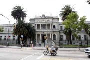 El Hospital Militar de Montevideo, donde están ingresados cinco de los seis presos de Guantánamo trasladados a Uruguay, este domingo.-Foto: EFE / IVÁN FRANCO