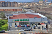 El establecimiento de Mercadona en Santa Bárbara. VALENTÍN GUISANDE