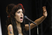 Amy Winehouse durante una presentación.-AP