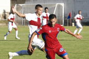 El Numancia, frente al Huesca, durante uno de los partidos de pretemporada.-MARIO TEJEDOR