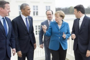 Merkel, junto a Hameron, Obama, Hollande y Renzi, en Hannover.-