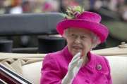 La reina Isabel II de Inglaterra.-/ ALASTAIR GRANT (AP) / JUSTIN TANG (AP) / MICHEL EULER (AP) / PACO TORRENTE (EFE)