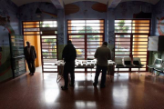 Votaciones durante la jornada electoral en Castilla y León-Miriam Chacón / ICAL
