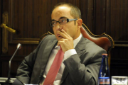Luis Rey en el salón de Plenos del Ayuntamiento. / ÚRSULA SIERRA-