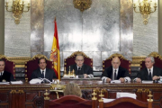 José Manuel Maza, el cuarto empezando por la izquierda.-EFE