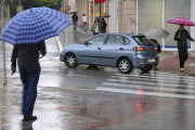 Precipitaciones en la capital, en una imagen de la semana pasada. / VALENTÍN GUISANDE-