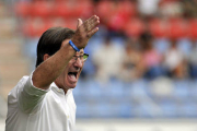 El técnico del Numancia, Juan Antonio Anquela. / DIEGO MAYOR-