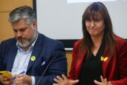 La portavoz de JxCat en el Congreso, Laura Borràs, y el presidente del grupo en el Parlament, Albert Batet-EFE / QUIQUE GARCIA
