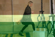 La portavoz de JxCat, Elsa Artadi, en los pasillos del Parlament el pasado 9 de enero.-BERNAT VILARÓ (ACN)