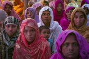 Un grupo de mujeres rohinyás del campo de refugiados de Balukhali, en Bangladés.-ALLISON JOYCE