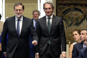 Mariano Rajoy e Íñigo de la Serna, en la Moncloa, en julio del 2017.-JUAN MANUEL PRATS