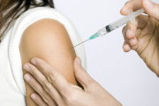 Vacunación para la prevención de enfermedades tropicales.-