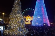 La feria de Navidad del Puerto de Barcelona, iluminada.-XAVIER GONZÁLEZ