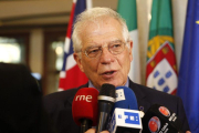 El ministro de Exteriores, Josep Borrell, el 7 de febrero en Montevideo.-EFE