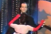 Miguel Bosé y Loles León, bailando en el Florida Park del parque del Retiro, Madrid, 1990.-