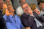 Juan Vicente Herrera junto a María Dolores de Cospedal en la reunión de presidentes del PP autonómicos en Bilbao-ICAL