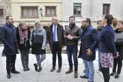 Tudanca estuvo arropado por el alcalde de Ágreda, el presidente de la Diputación y otros compañeros del PSOE soriano.-V.G.