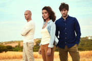 Alain Hernánez, Inma Cuesta y Quim Gutierrez, en una imagen promocional de la serie de Tele 5 El accidente.-EL PERIÓDICO