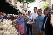El alcalde de Zamora, Francisco Guarido, durante la inauguración de la feria del Ajo de Zamora.-ICAL