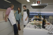 Bertín Osborne, con Iker Casillas y Sara Carbonero en 'En la tuya o en la mía'.-RTVE