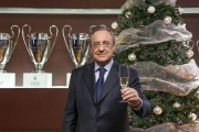 El presidente del Real Madrid, Florentino Pérez, felicita la Navidad a los socios del Madrid, en el 2015.-EFE