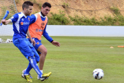 Julio Álvarez durante un entrenamiento del Numancia. / ÁLVARO MARTÍNEZ-