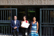La portavoz nacional de Ciudadanos, Lorena Roldan, y los diputados Edmundo Bal y Sara Giménez, este miércoles en el Constitucional-EFE (PACO CAMPOS)