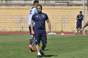 Arrasate en un entreno en el césped del anexo de Los Pajaritos.-Valentín Guisande