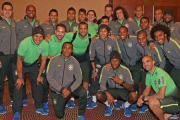 Neymar posa con sus compañeros de la selección brasileña antes de dejar la competición.-Foto: CBF