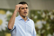 Sánchez, el pasado miércoles, durante un mitin en Torrelavega (Cantabria).-EFE / PEDRO PUENTE HOYOS