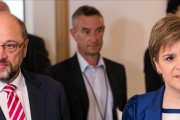Martin Schultz y Nicola Sturgeon, en Bruselas.-Ap/ Geert Vanden Wijngaert