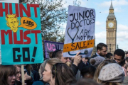 Protesta de médicos en Londres.-GETTY IMAGES / CHRIS RATCLIFFE