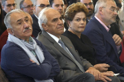 Pepe Álvarez, Ernesto Semper, Dilma Roussef y Evelio Angulo, ayer, en la sala Polisón del Teatro Principal, durante la jornada sobre diálogo social de UGT en Burgos .-- ICAL