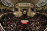 Vista general del hemiciclo del Congreso de los Diputados.-EFE/ ZIPI