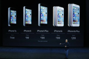 Distintos modelos de los teléfonos de Apple, en un acto de la compañía del pasado 9 de septiembre.-AFP / STEPHEN LAM